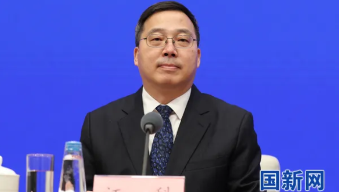 民法典明確多數(shù)業(yè)主同意即可，住建部：推動老舊小區(qū)加裝電梯，探索“物業(yè)+養(yǎng)老”新模式(圖1)