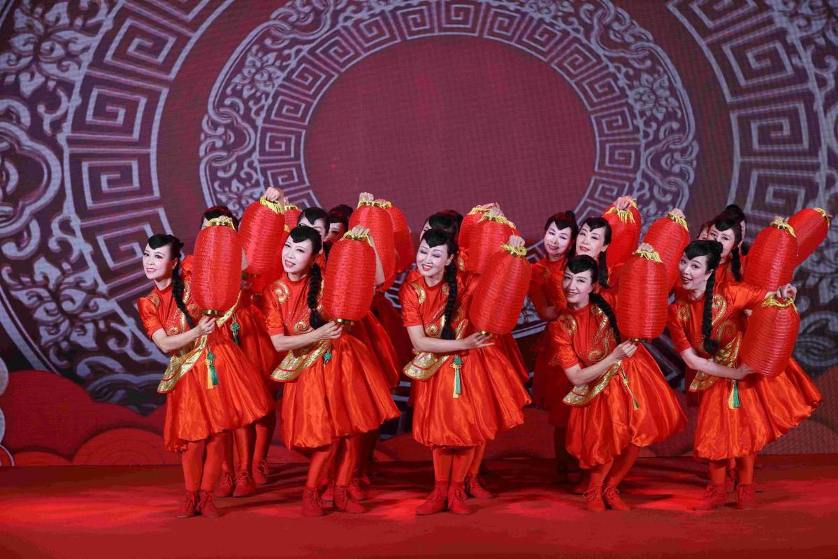 龍年“椿晚”：椿萱茂一場跨越8城健康養(yǎng)老的共建(圖3)