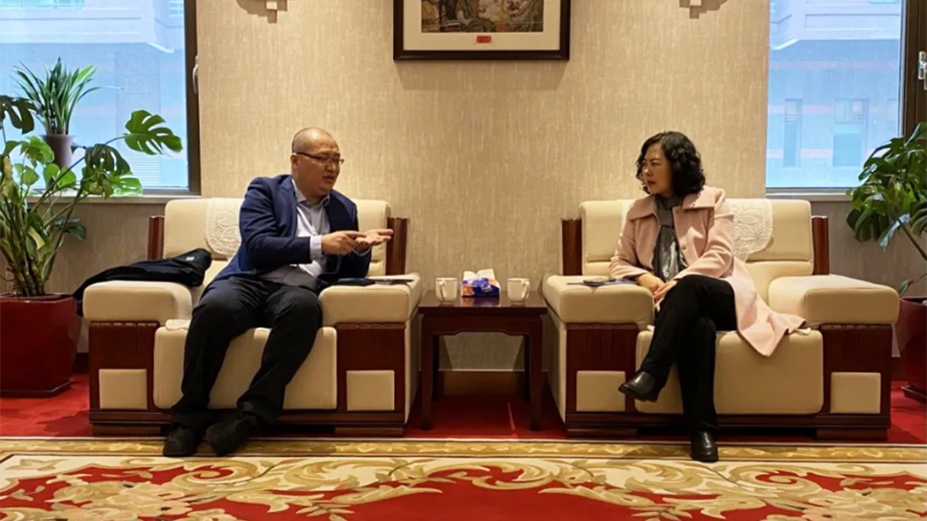 悅享數(shù)字趙鍇一行到鄂爾多斯駐京人才工作站交流(圖2)