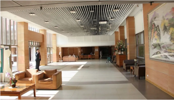 務(wù)必細(xì)品：送老人住養(yǎng)老院，家庭成員是這樣做決定的(圖1)