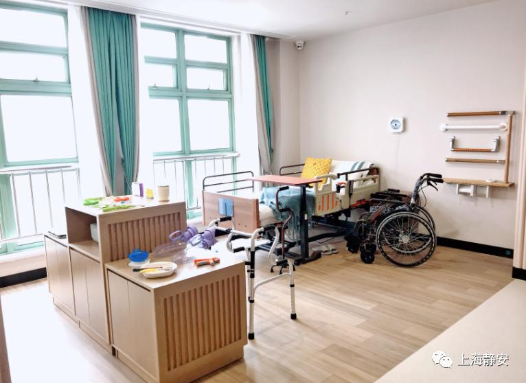 醫(yī)療、康復(fù)、生活照料……這些需求在家門(mén)口就能解決！靜安這里正打造“沒(méi)有圍墻的養(yǎng)老院”(圖10)