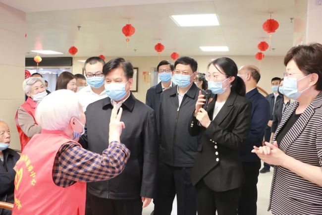 國(guó)家民政部李紀(jì)恒部長(zhǎng)一行蒞臨福州市國(guó)德老年康養(yǎng)中心視察(圖4)