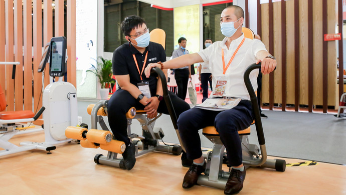 智慧養(yǎng)老成未來趨勢，“黑科技”頻現(xiàn)上海老博會(圖1)