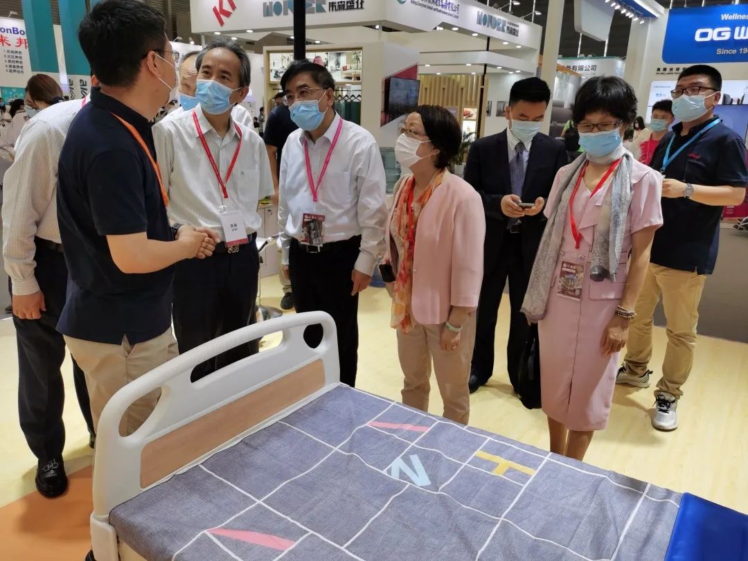 智慧養(yǎng)老，“智”在何處？上海市政協(xié)人資環(huán)建委開展專題考察(圖2)