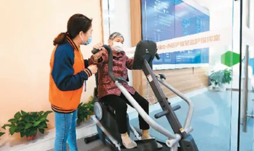 “老年版”APP興起，適老化改造提速，老年人加快—— 享受智能生活 融入數(shù)字時代(圖2)