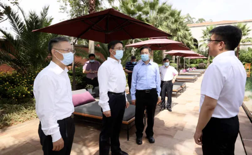 王予波到云南康旅集團(tuán)溫泉山谷國際康養(yǎng)城調(diào)研(圖1) 王予波到云南康旅集團(tuán)溫泉山谷國際康養(yǎng)城調(diào)研(圖1)