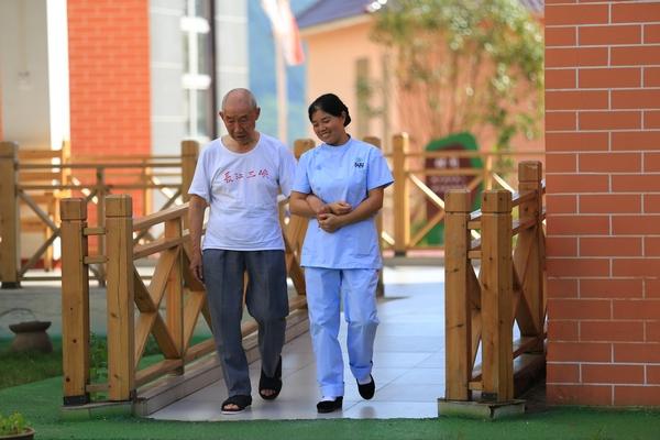 余慶：探索醫(yī)養(yǎng)融合 唱響最美“夕陽(yáng)紅”(圖3)